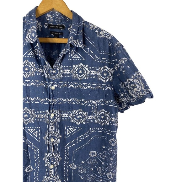 Banana Republic Camden Shirt Large Blue Bandana Print Button Down Short Sleeve - Picture 4 of 9